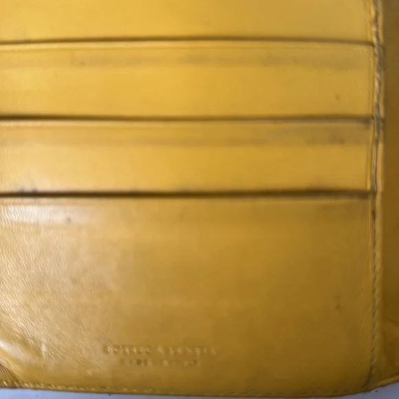 Bottega Veneta Yellow Woven Wallet Leather with Geometric Design - Picture 3 of 7